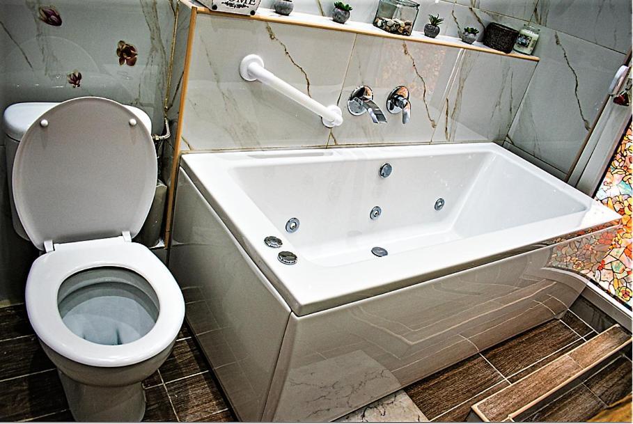 Kassandrou Suite Hot Tub-Jakuzzi - 2 Bedrooms - Big Balcony - Center Thessaloníki Eksteriør billede